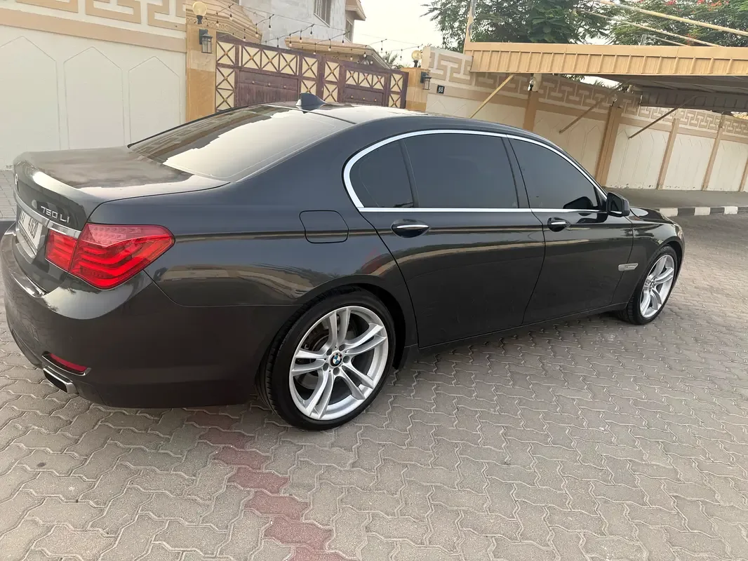 BMW 7 series 750Li AT (407 hp) - 2