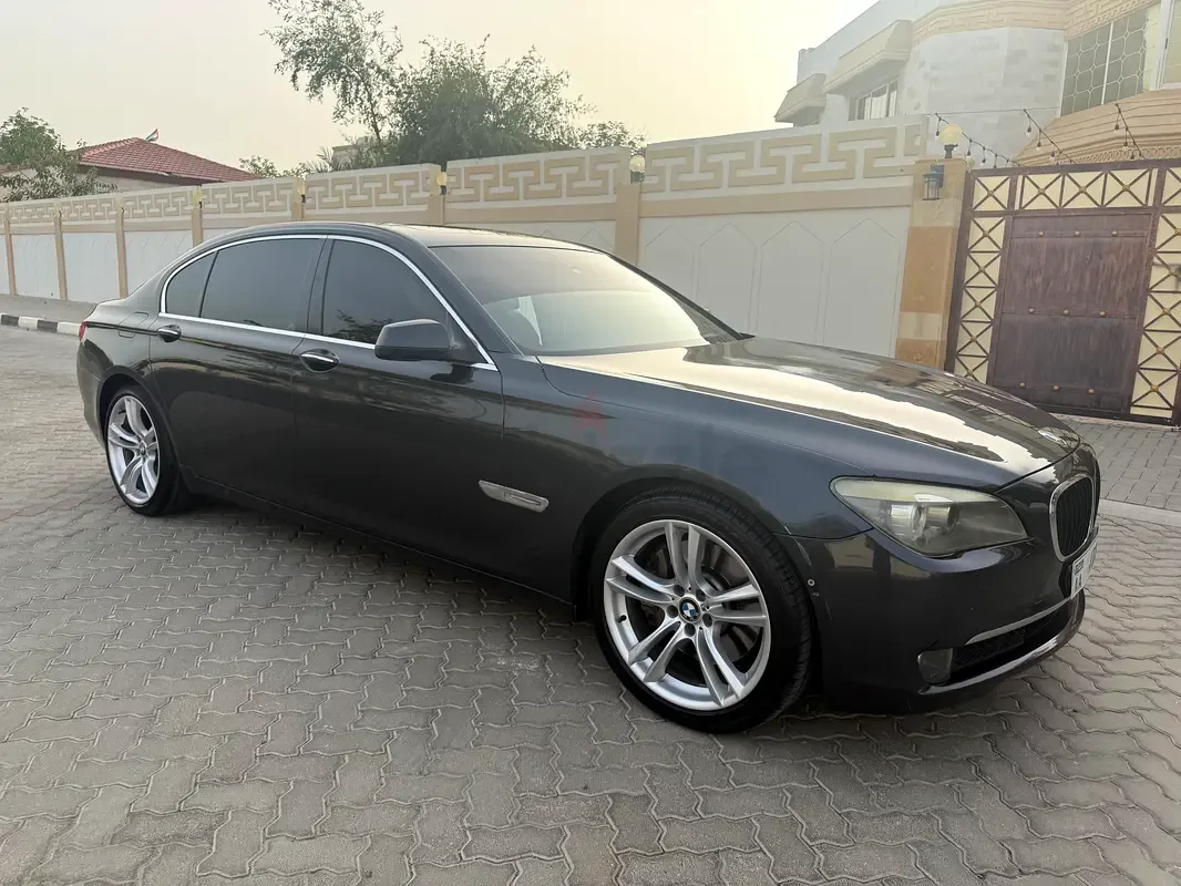 BMW 7 series 750Li AT (407 hp)