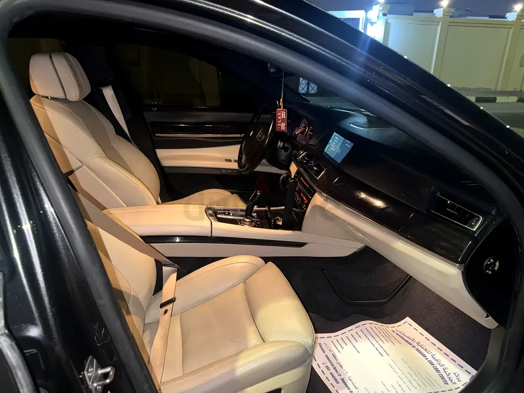 BMW 7 series 750Li AT (407 hp) - 8