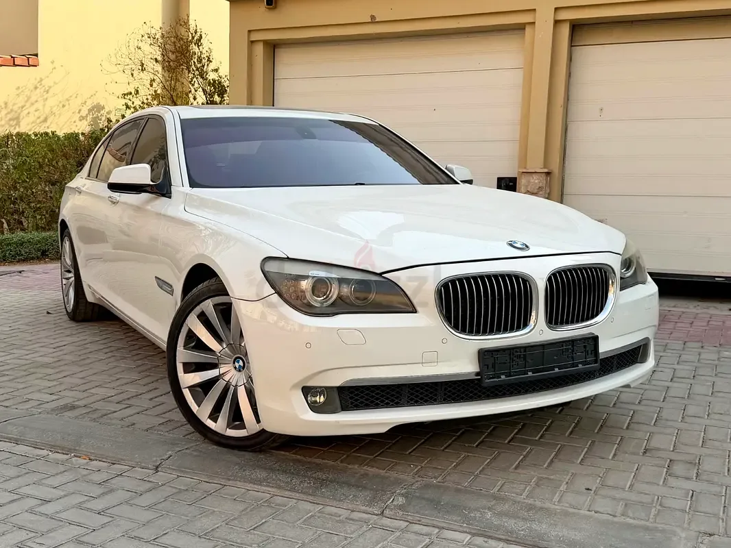 BMW 7 series 750Li AT (407 hp)
