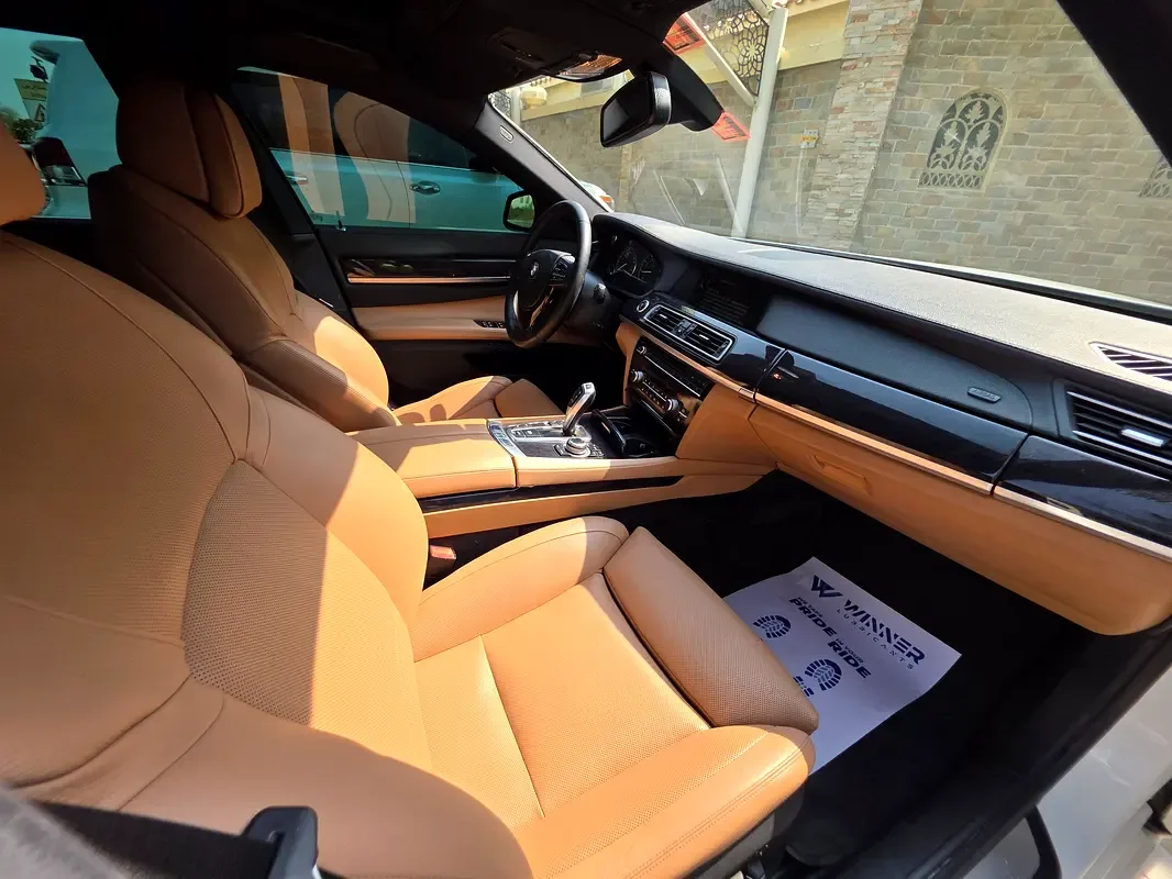 BMW 7 series 750Li AT (407 hp) - 10