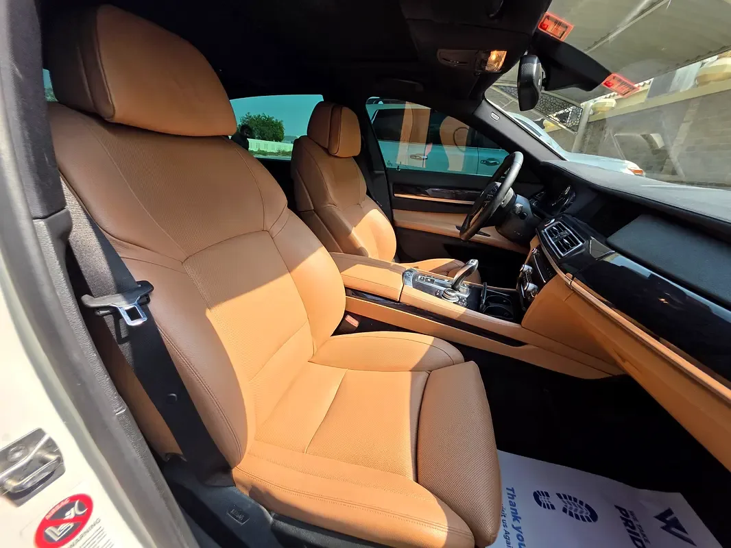 BMW 7 series 750Li AT (407 hp) - 11