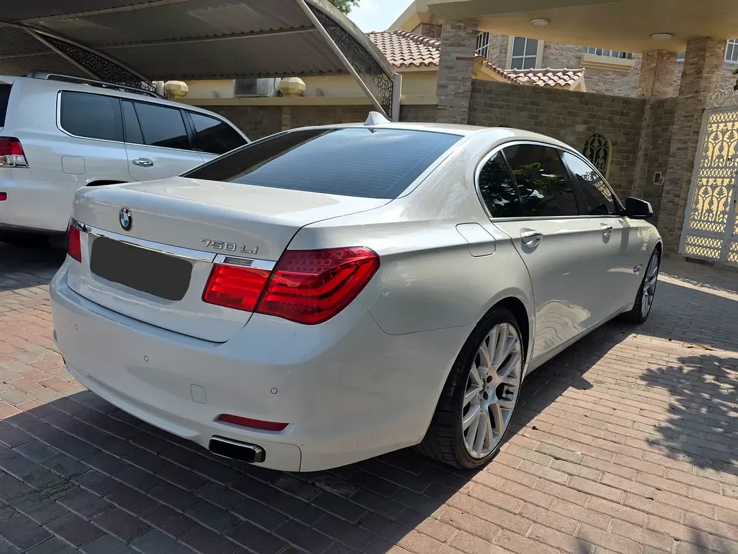 BMW 7 series 750Li AT (407 hp) - 13