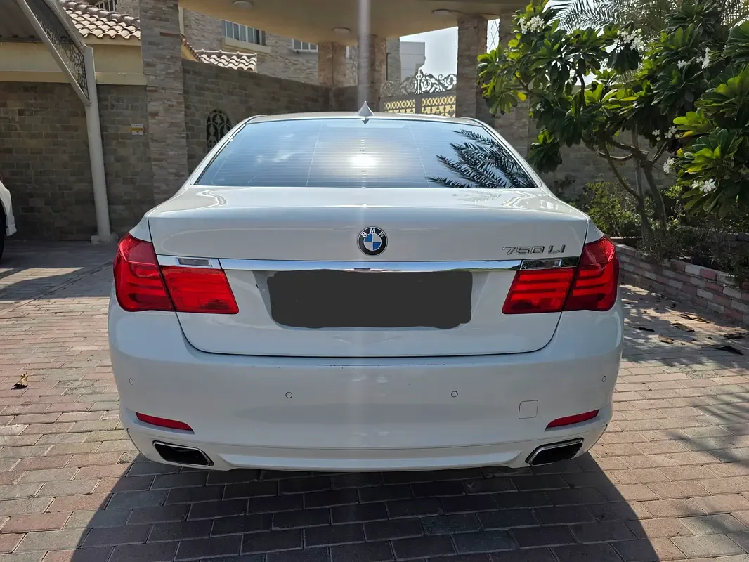 BMW 7 series 750Li AT (407 hp) - 15