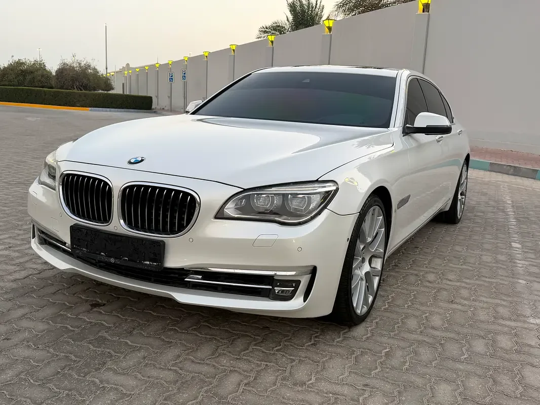 BMW 7 series 750Li Steptronic (449 hp)