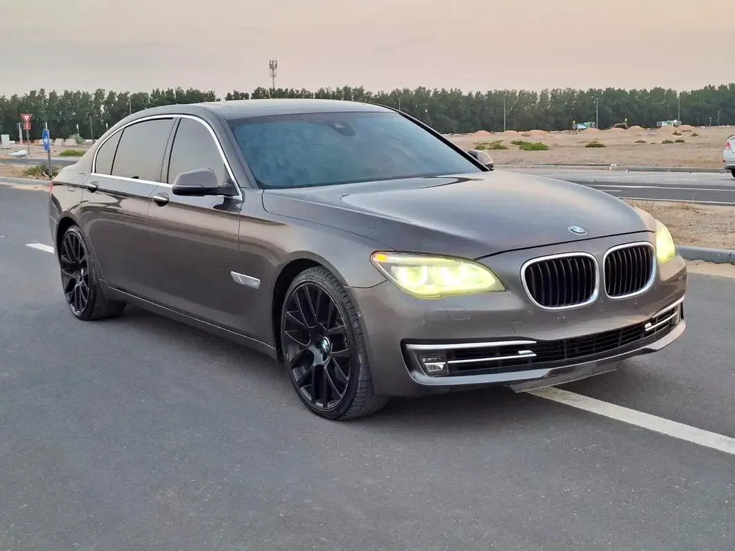 BMW 7 series 750Li Steptronic (449 hp)