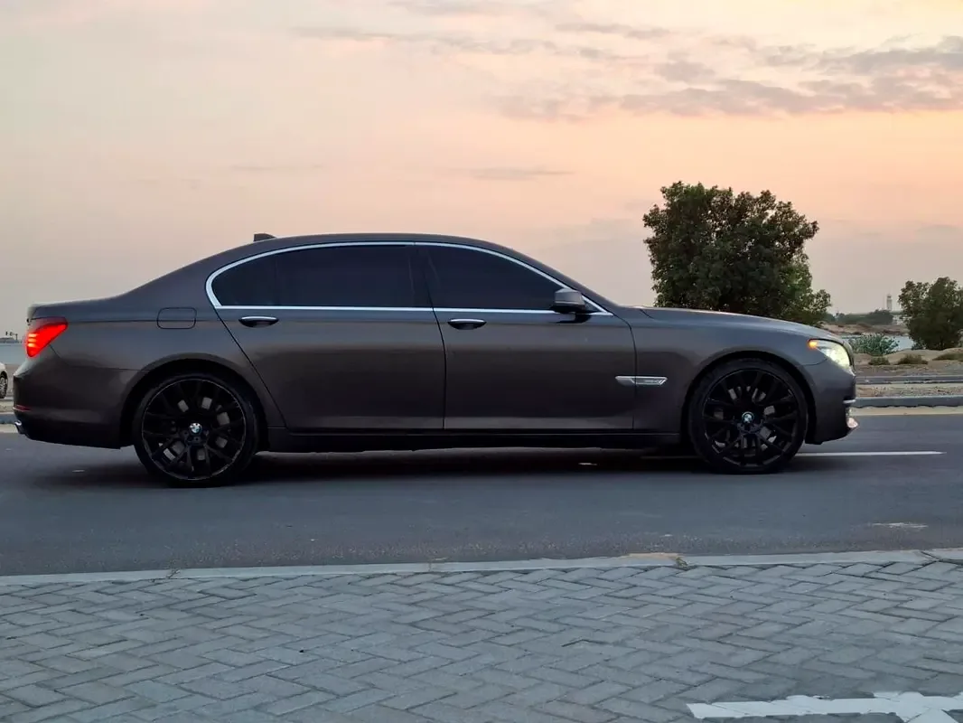 BMW 7 series 750Li Steptronic (449 حصان) - 4