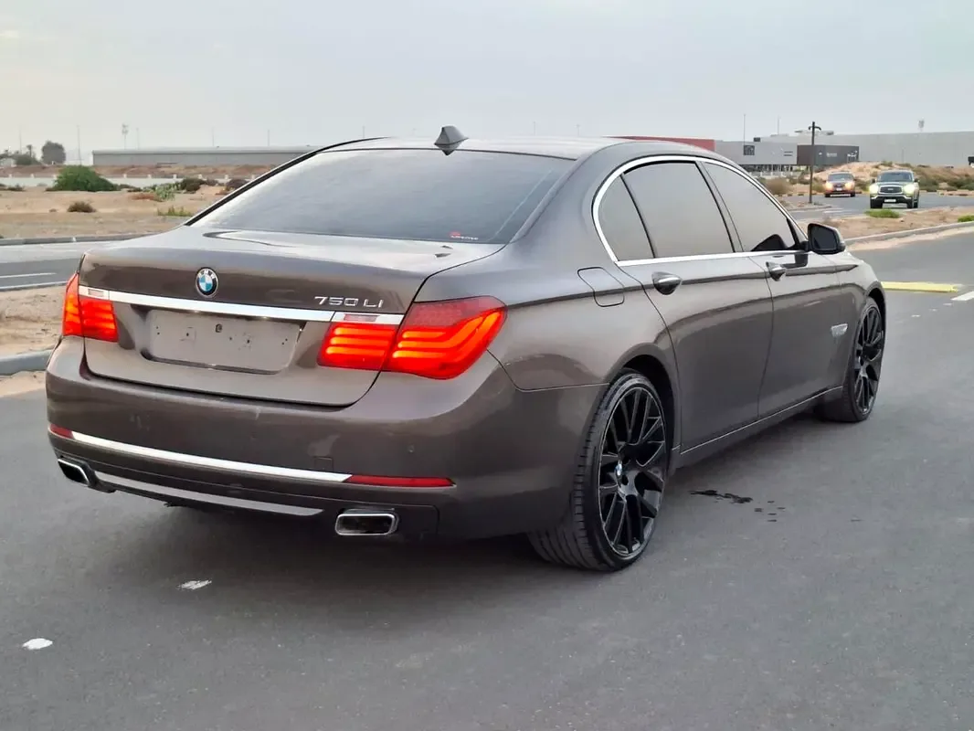 BMW 7 series 750Li Steptronic (449 حصان) - 5
