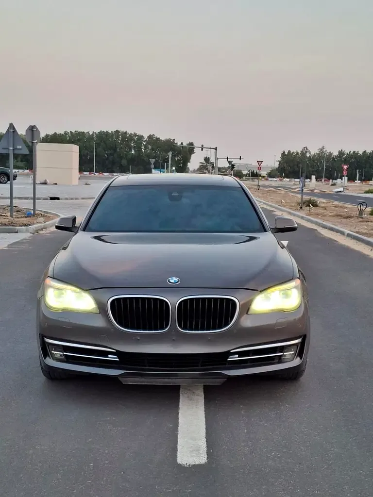BMW 7 series 750Li Steptronic (449 حصان) - 3