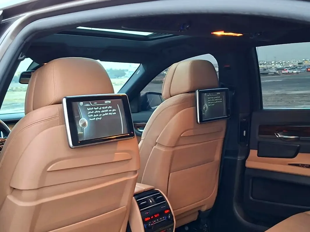 BMW 7 series 750Li Steptronic (449 حصان) - 11