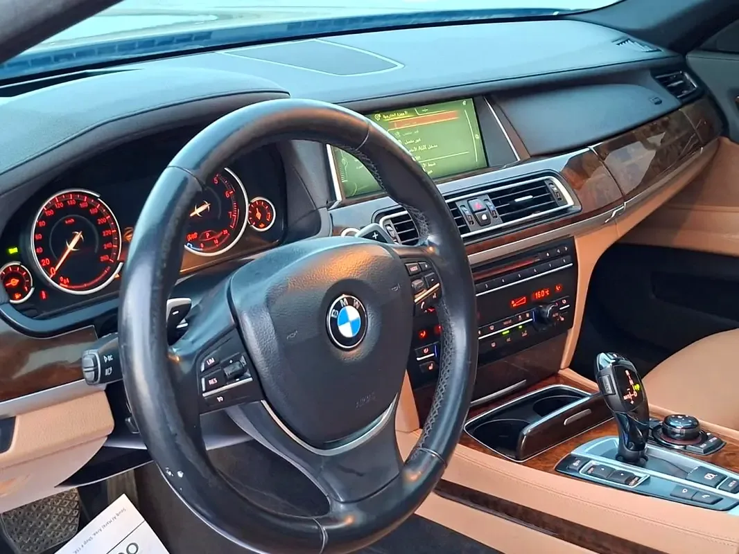 BMW 7 series 750Li Steptronic (449 حصان) - 13