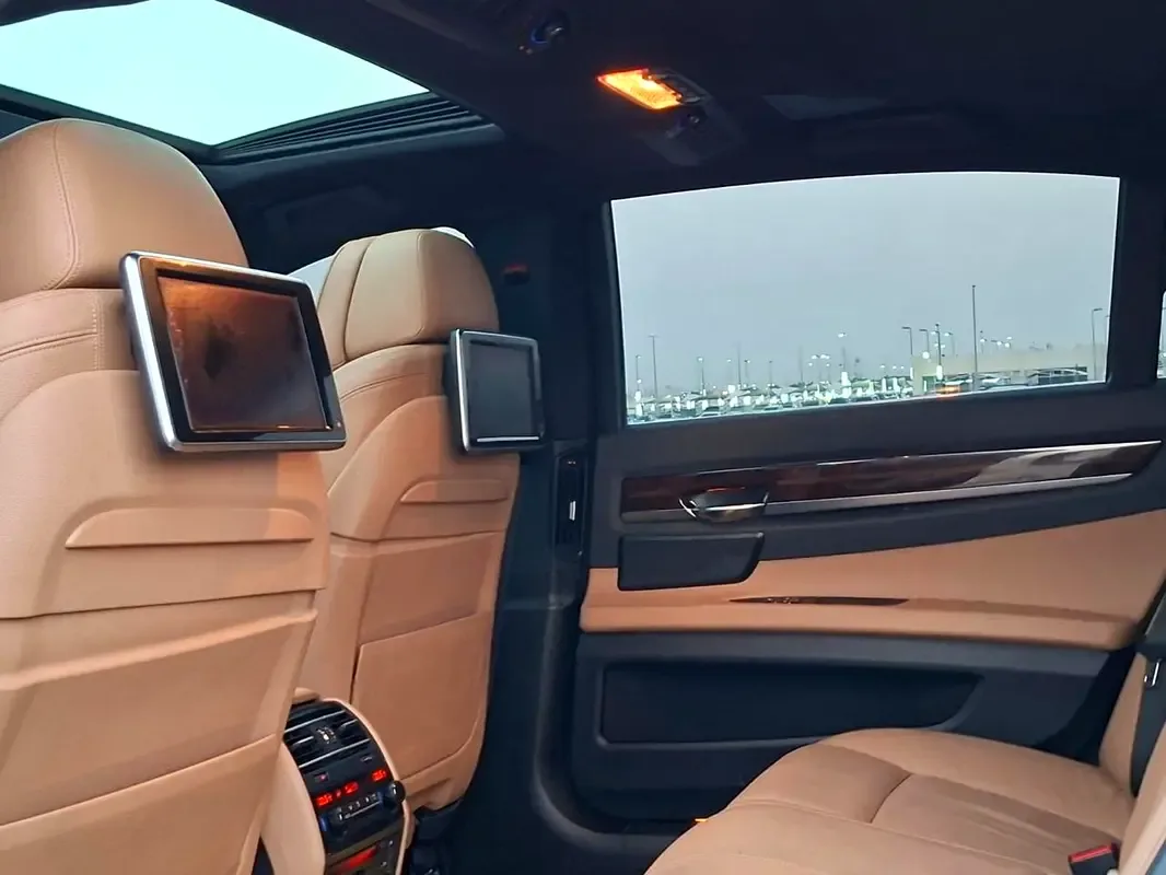 BMW 7 series 750Li Steptronic (449 حصان) - 10
