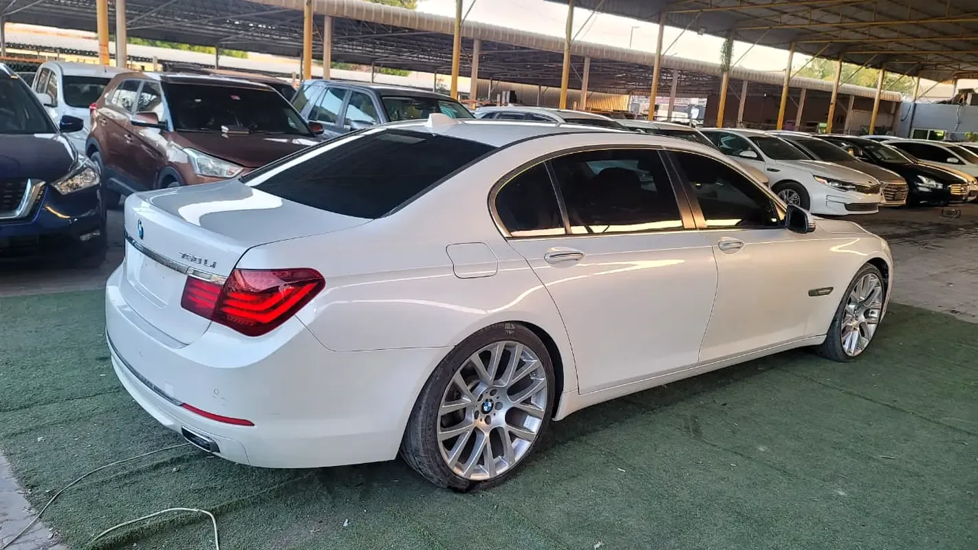BMW 7 series 750Li Steptronic (449 hp) - 3