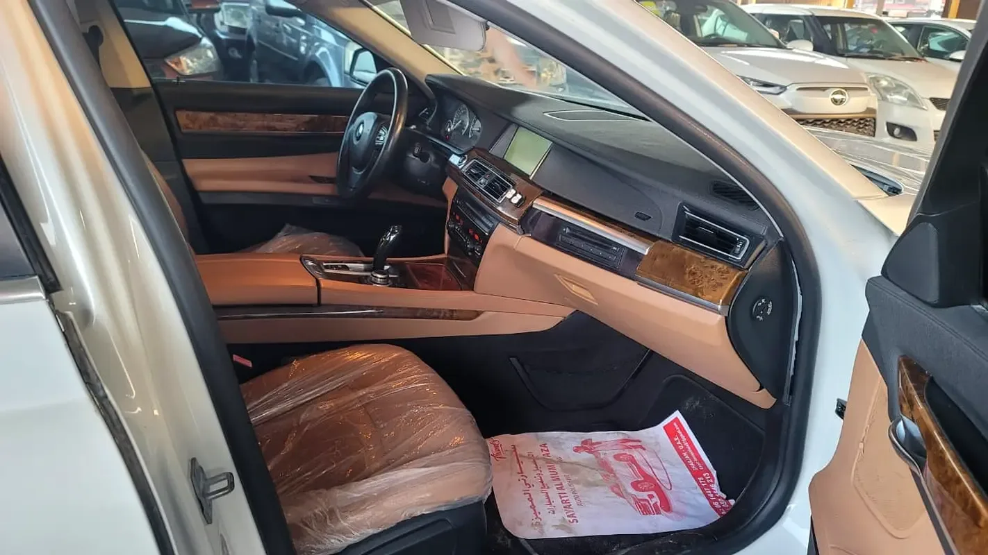 BMW 7 series 750Li Steptronic (449 hp) - 12
