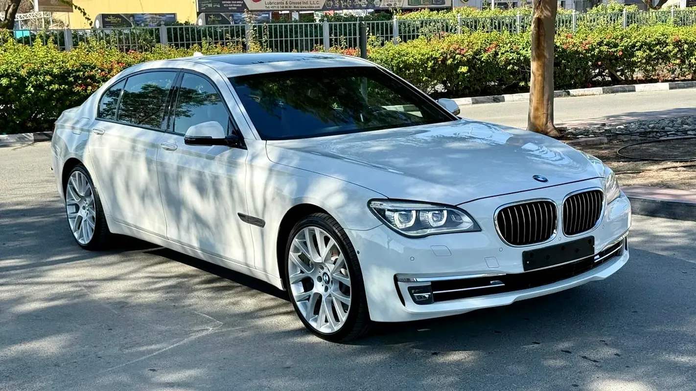 BMW 7 series 750Li Steptronic (449 حصان) - 5