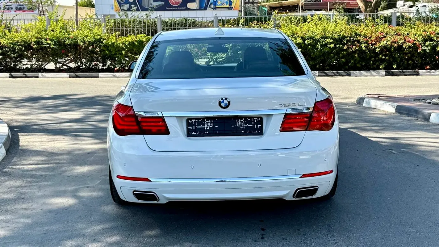 BMW 7 series 750Li Steptronic (449 حصان) - 8