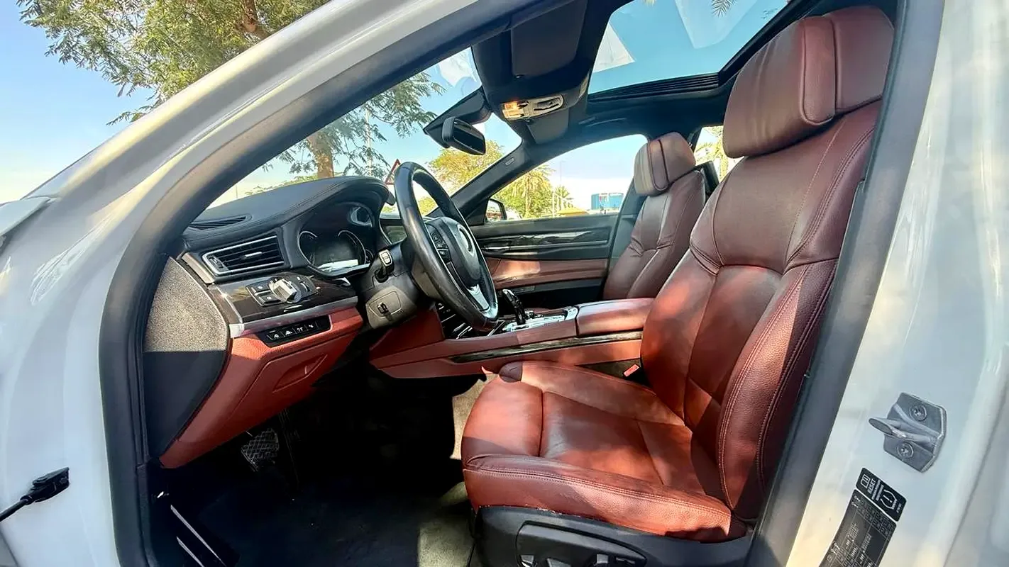 BMW 7 series 750Li Steptronic (449 حصان) - 9