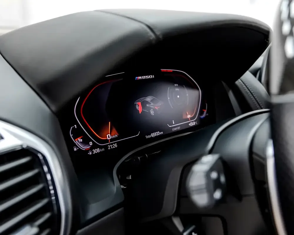 BMW 8 series M850i Steptronic xDrive (530 حصان) - 10