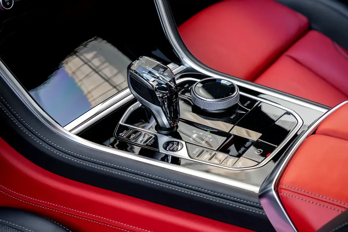BMW 8 series M850i Steptronic xDrive (530 حصان) - 10