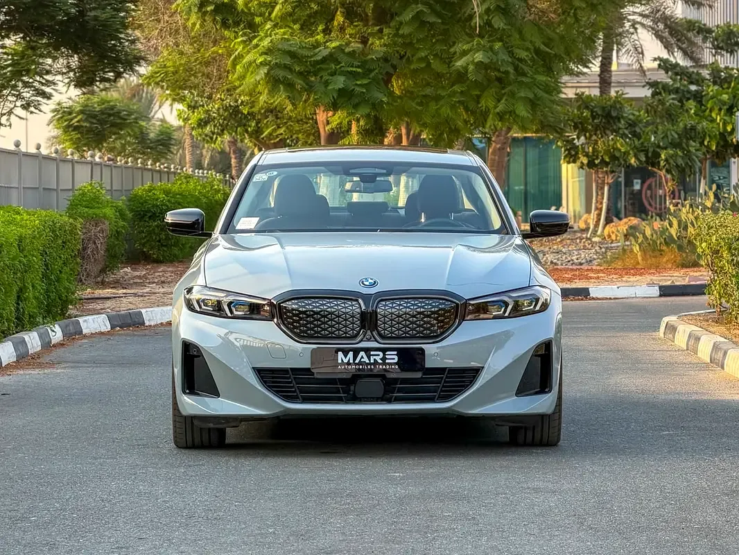 BMW i3 E AT RWD (286 حصان) - 2