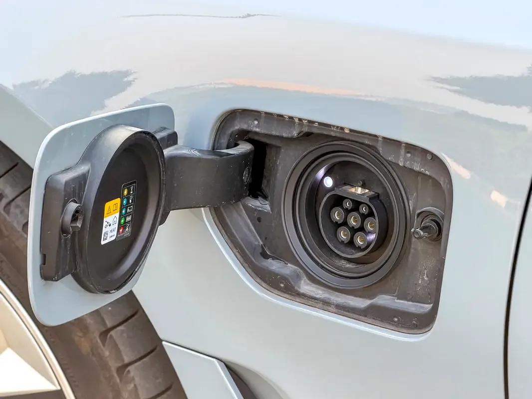 BMW i3 E AT RWD (286 حصان) - 8