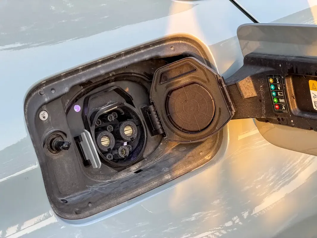 BMW i3 E AT RWD (286 حصان) - 9