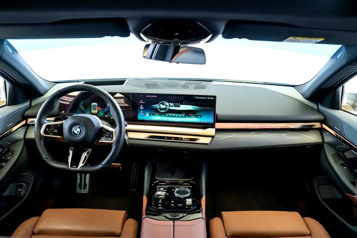 BMW i5 AT (340 hp) - 16