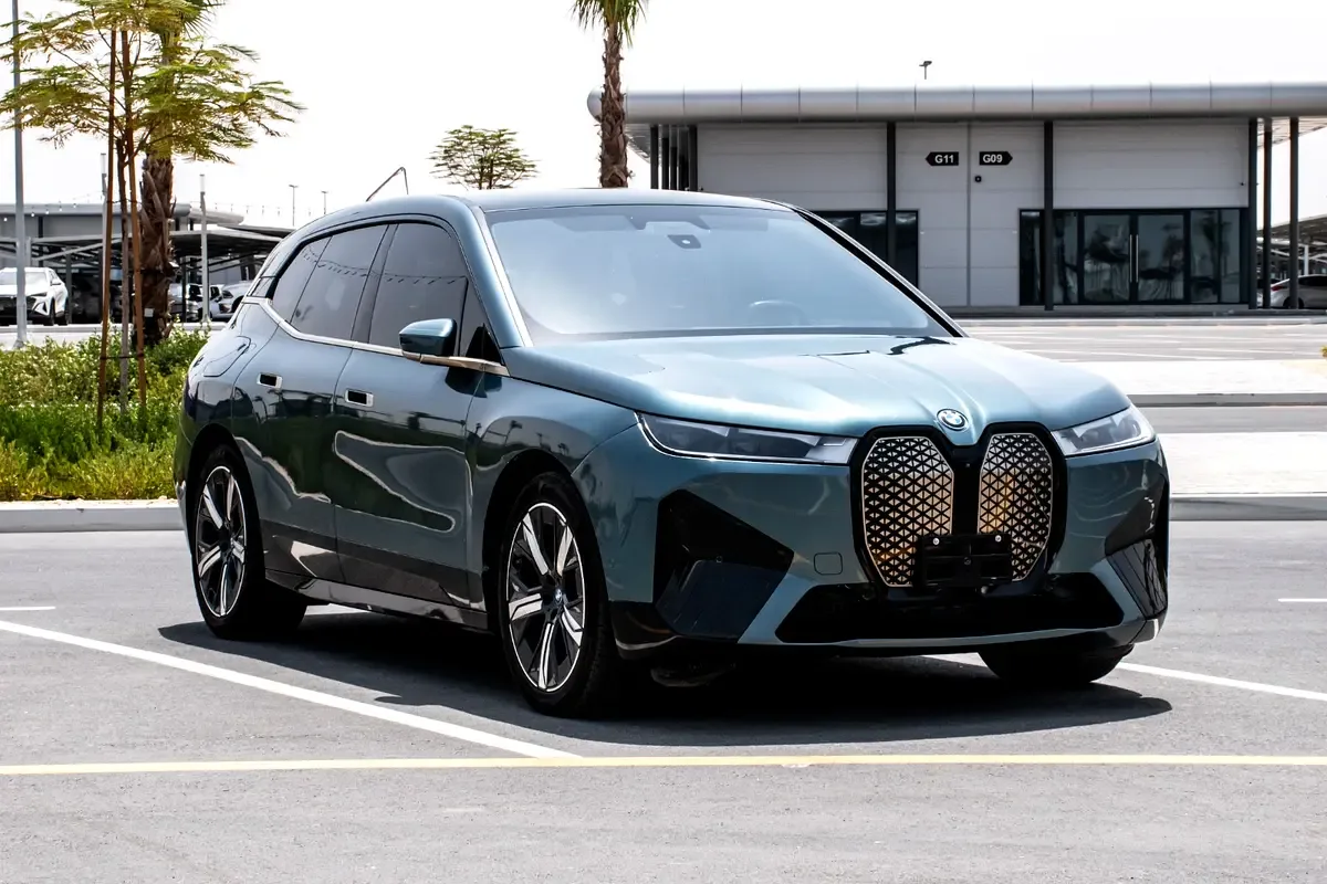BMW iX AT 4WD (326 hp)