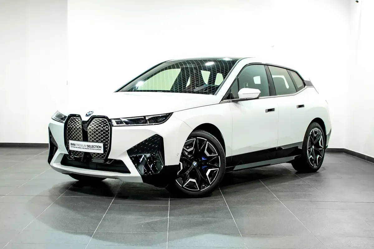 BMW iX AT 4WD (544 hp)
