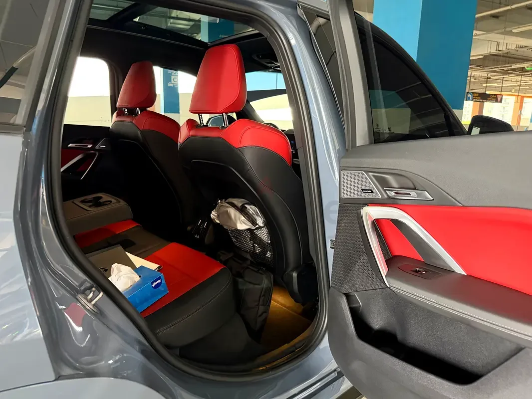 BMW iX1 AT 4WD (313 hp) - 10