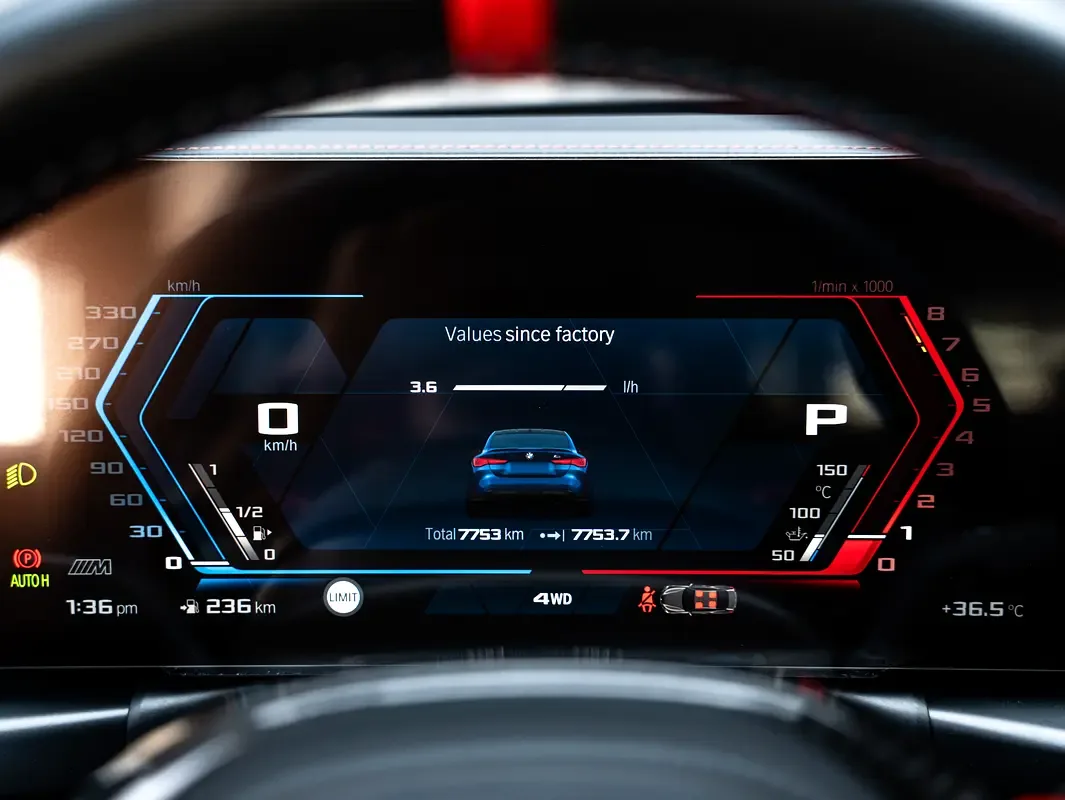 BMW M4 3.0 AT 4WD (550 حصان) - 12