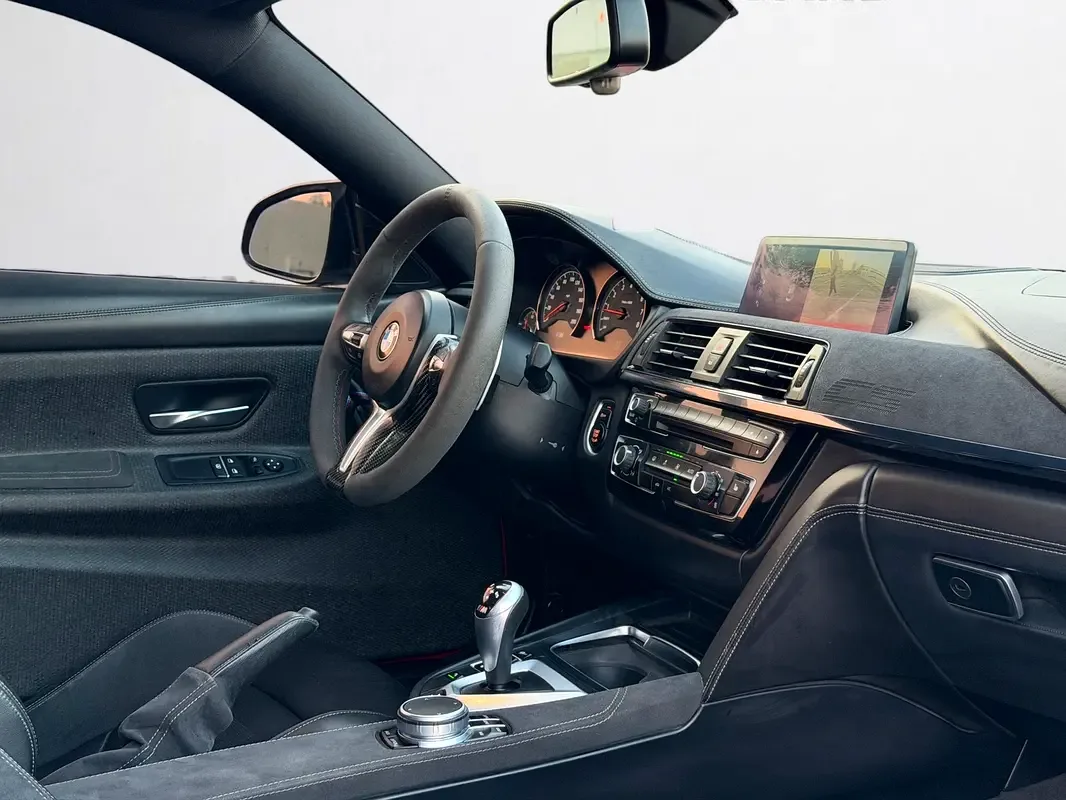 BMW M4 CS 3.0 DCT (460 حصان) - 15