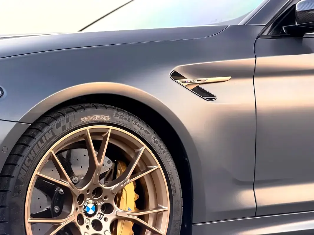 BMW M5 4.4 AT 4WD (635 حصان) - 10