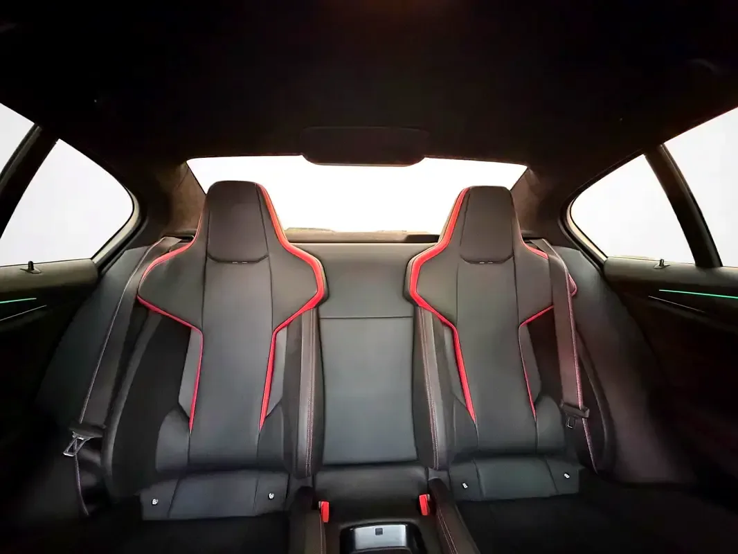 BMW M5 4.4 AT 4WD (635 حصان) - 17