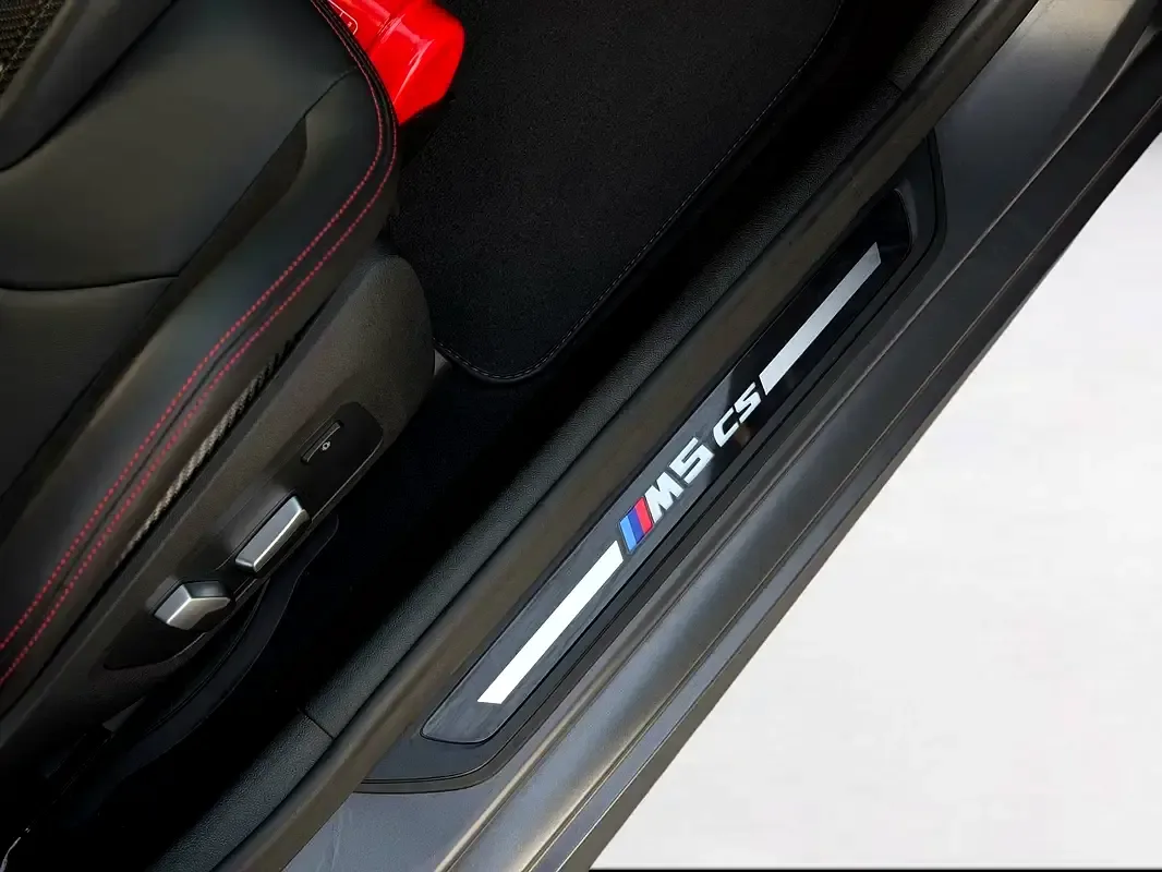 BMW M5 4.4 AT 4WD (635 حصان) - 14