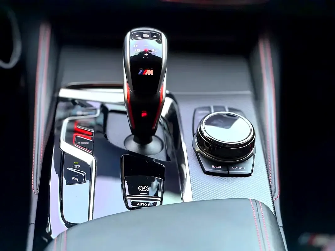 BMW M5 4.4 AT 4WD (635 حصان) - 19