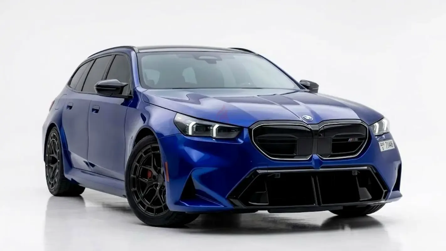 BMW M5 4.4 AT 4WD (727 hp)