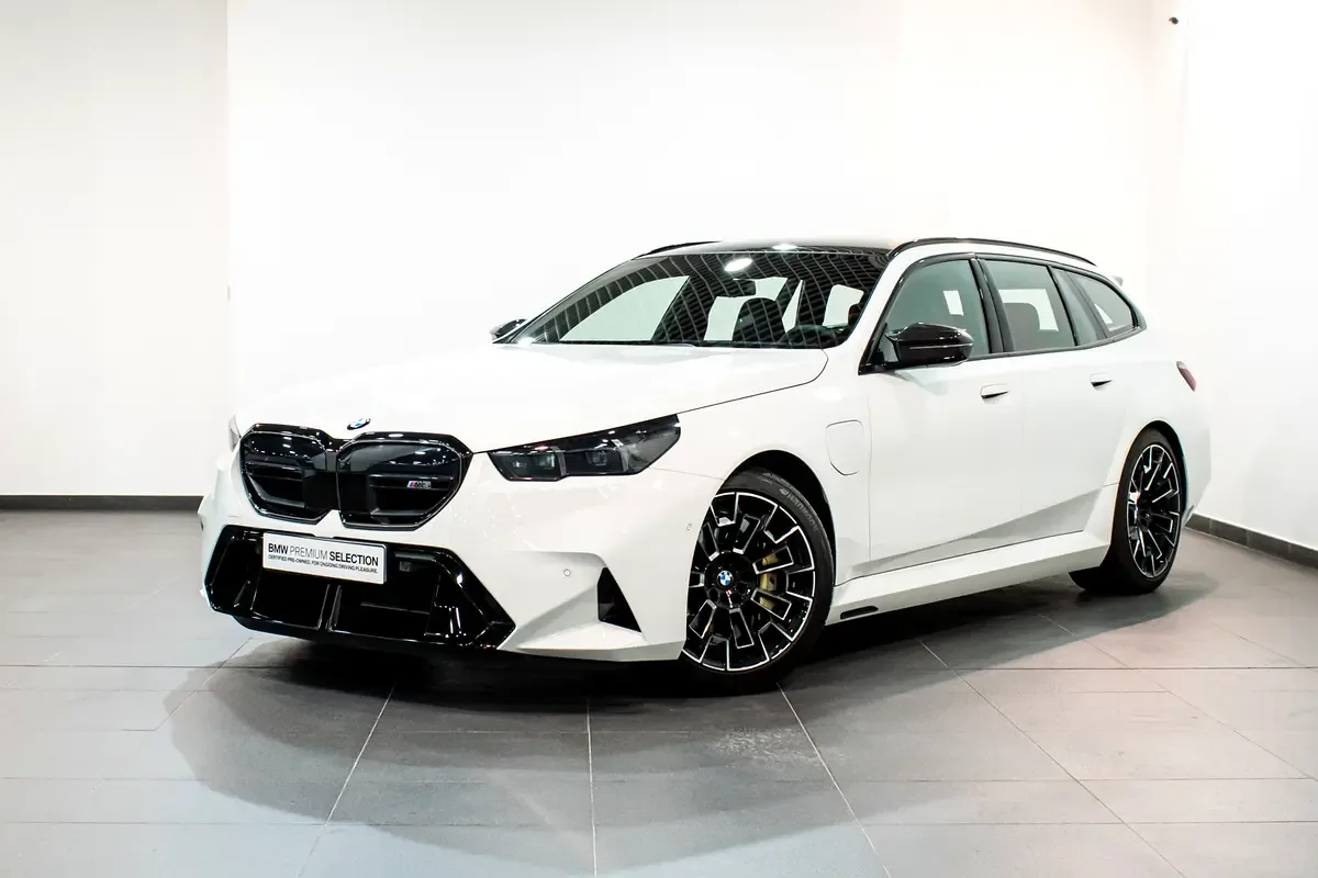 BMW M5 4.4 AT 4WD (727 hp)