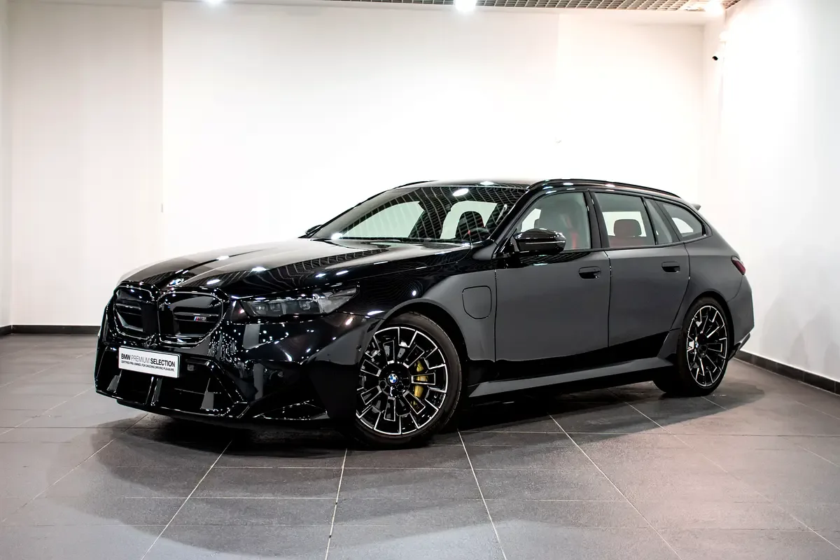 BMW M5 4.4 AT 4WD (727 hp)