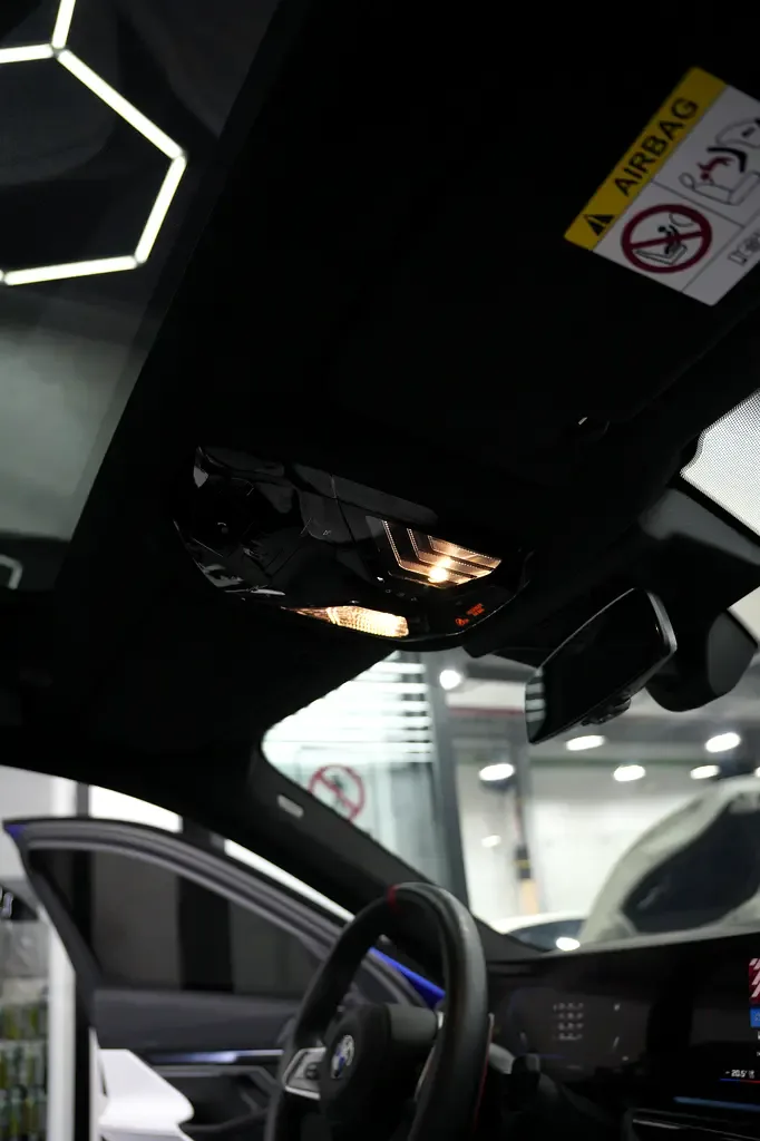 BMW M5 4.4 AT 4WD (727 hp) - 7