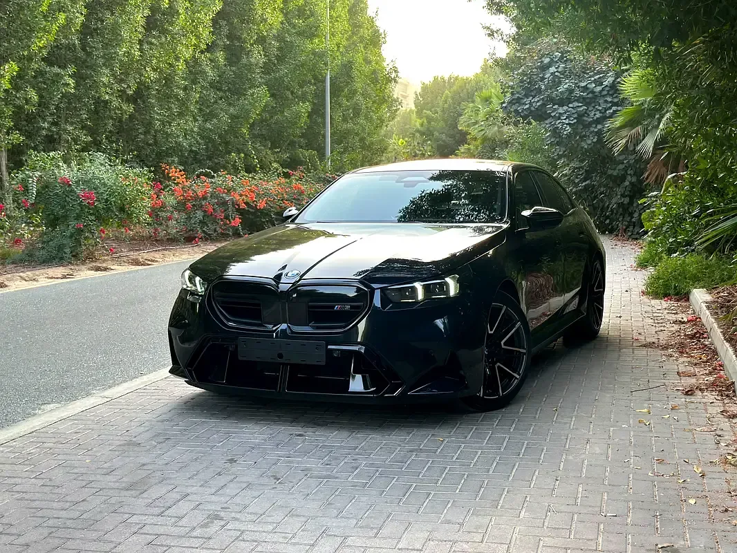 BMW M5 4.4 AT 4WD (727 hp)