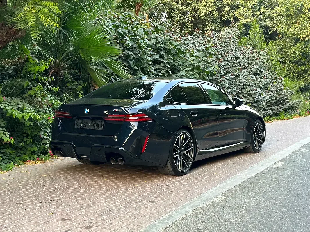 BMW M5 4.4 AT 4WD (727 حصان) - 3