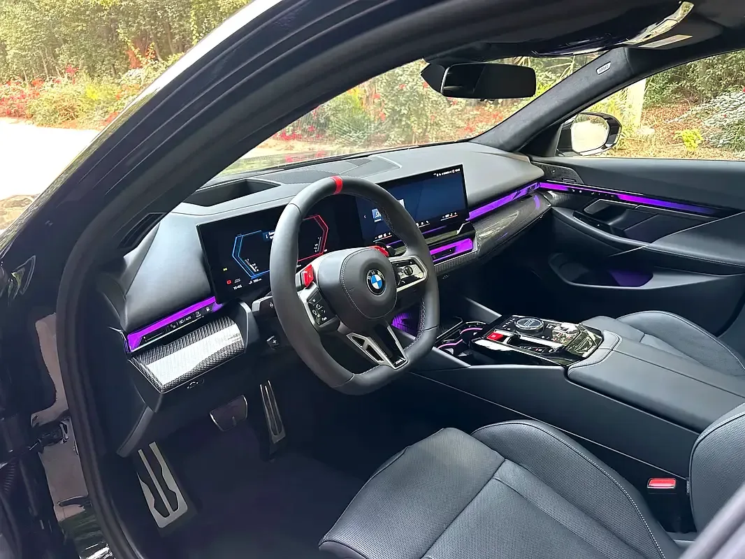 BMW M5 4.4 AT 4WD (727 حصان) - 10