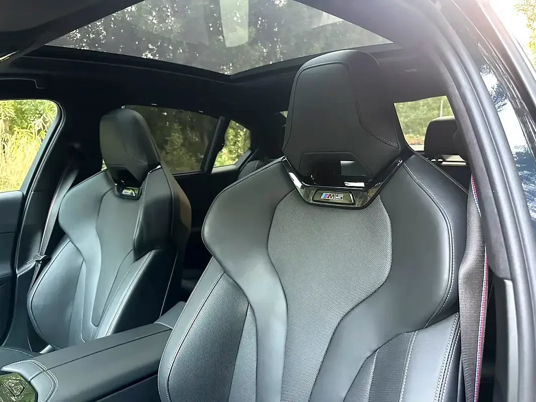 BMW M5 4.4 AT 4WD (727 حصان) - 11