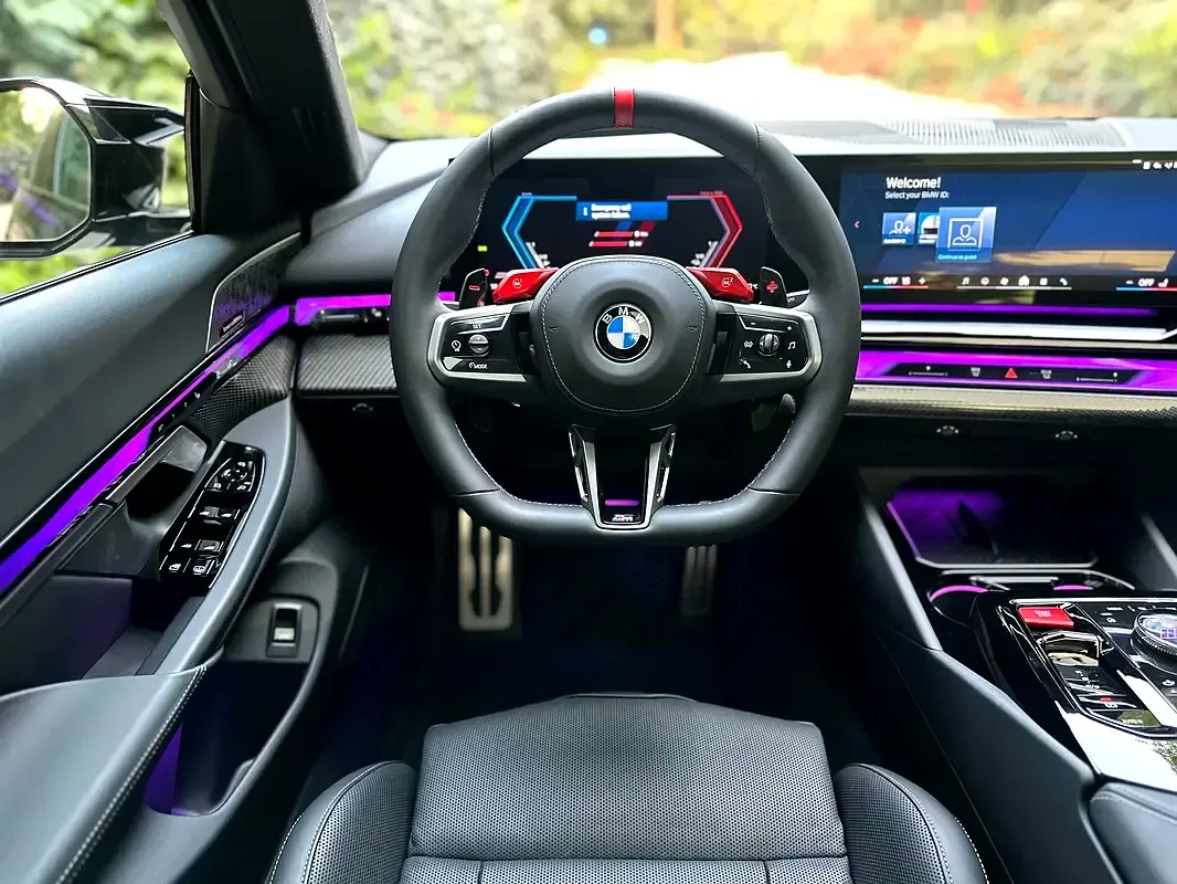 BMW M5 4.4 AT 4WD (727 حصان) - 15
