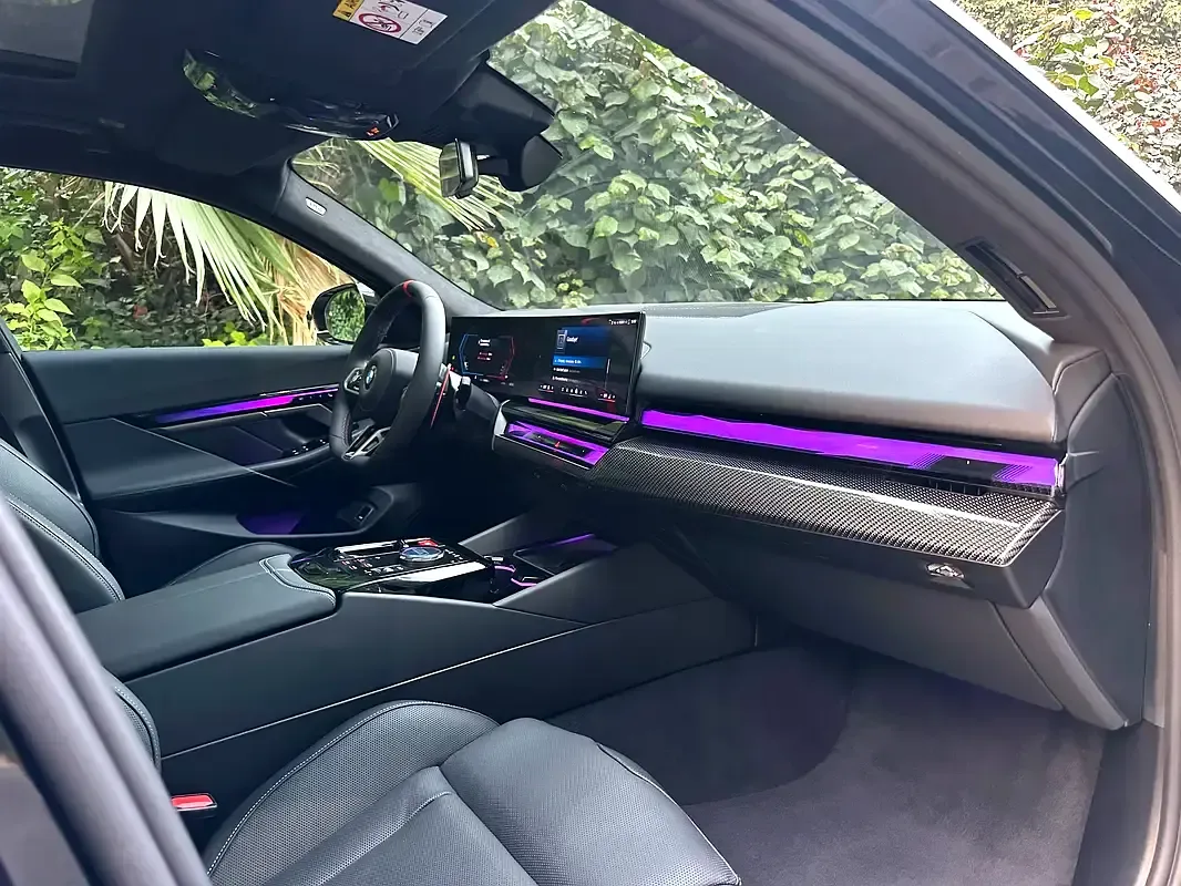 BMW M5 4.4 AT 4WD (727 حصان) - 18