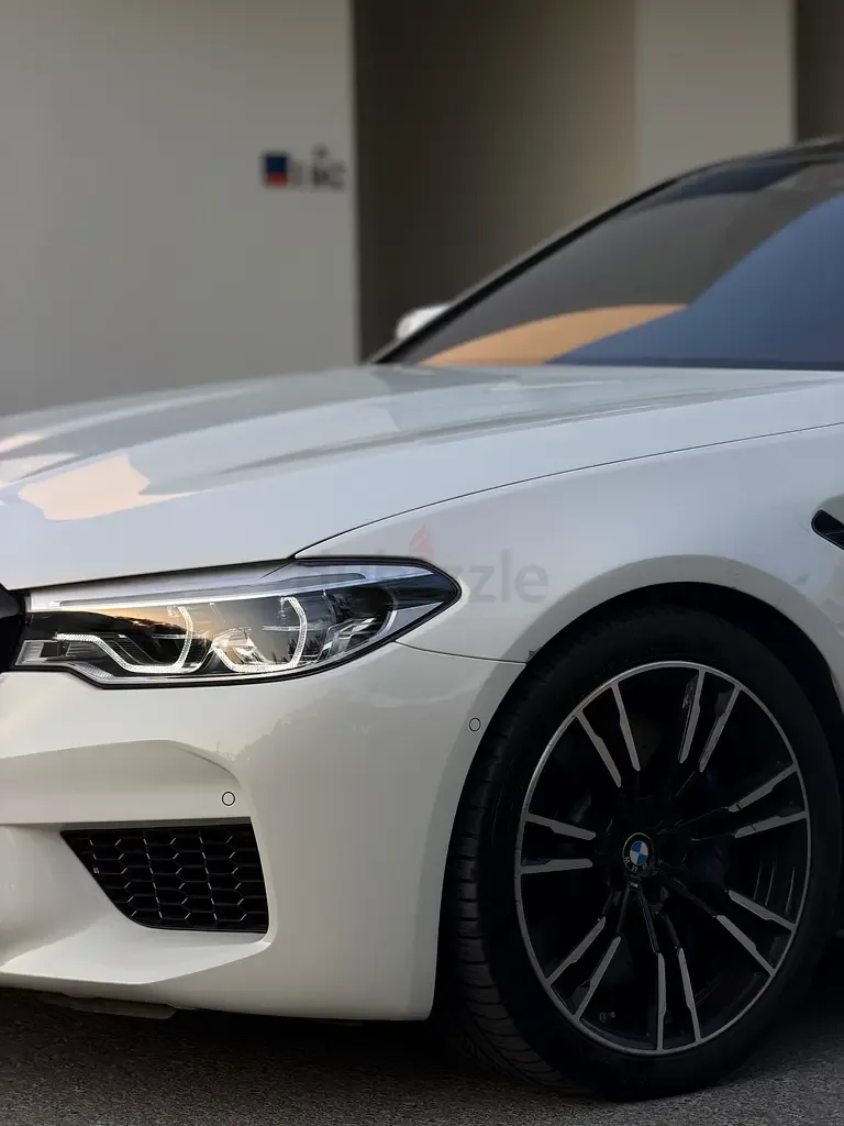 BMW M5 4.4 AT (625 حصان) - 4