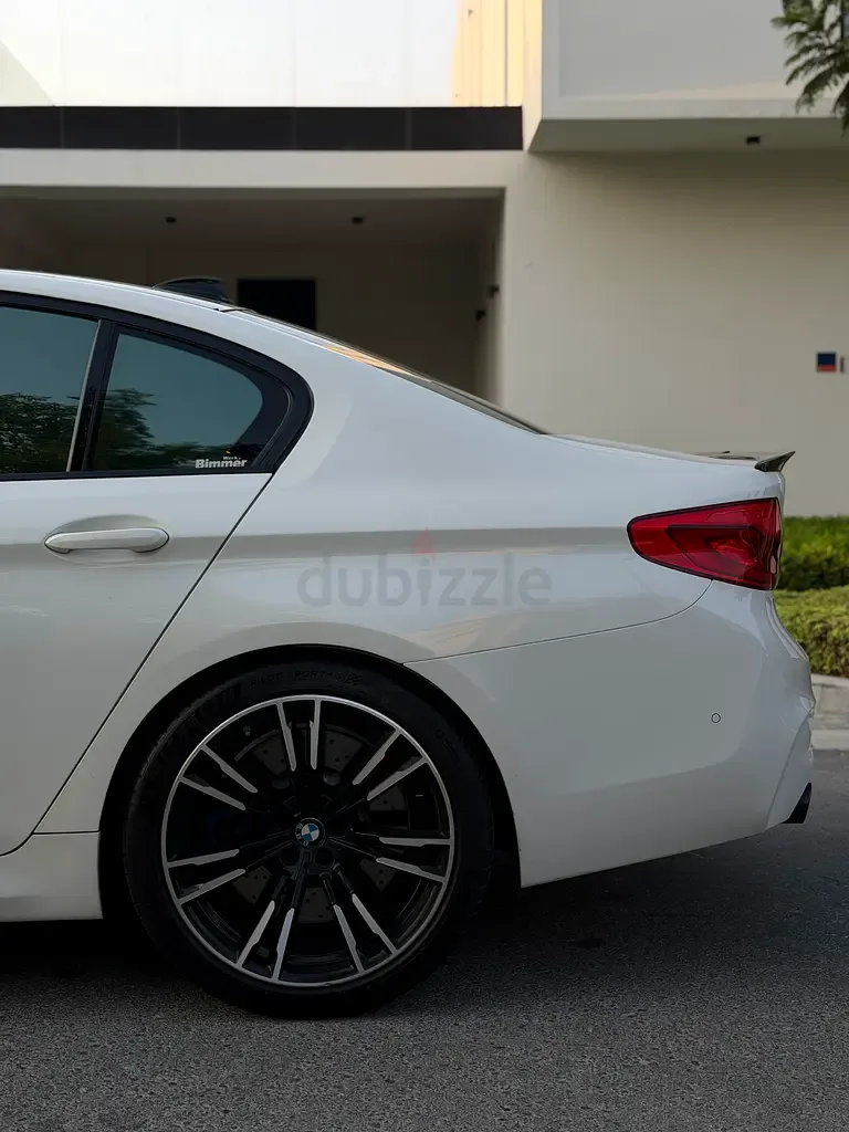 BMW M5 4.4 AT (625 حصان) - 5