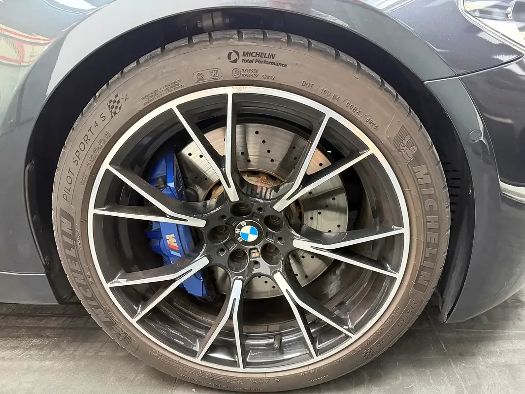 BMW M5 4.4 Steptronic xDrive Competition (625 hp) - 12