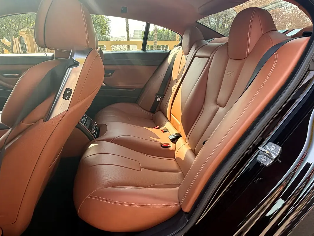 BMW M6 4.4 AMT (575 حصان) - 11